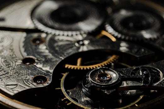 BLACK STEEL: THE NEW ERA OF MASCULINE DESIGN IN WRISTWATCHES