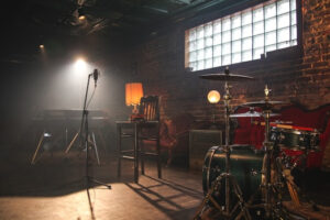LIVE FROM THE FLOOR: WHY UNPLUGGED GIGS HIT DIFFERENT IN 2025
